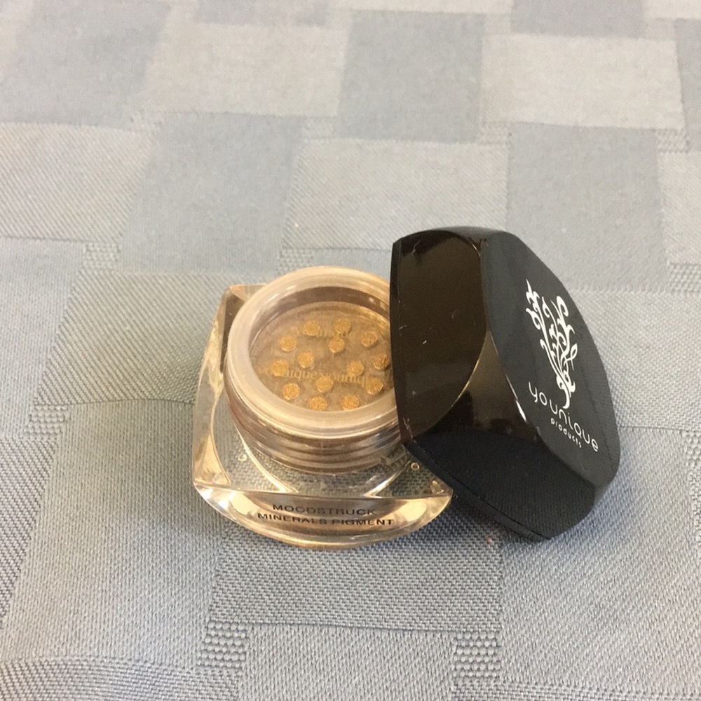 Younique Moodstruck Minerals Pigment - NEVER USED